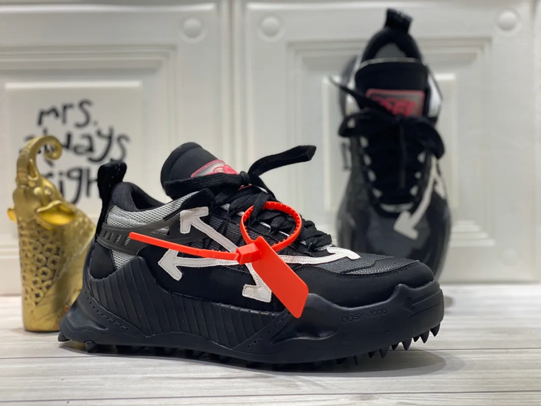 Men's Men's Shoes💰480🌼【New Style】High-end Boutique-🤷‍♂🤷‍♂OFF-WHITE x Air Jordan 】1 The joint shoe has been highly concerned by everyone since its design. The new shoe is shown in the popular Chicago bull white and yellow LOGO color scheme. The shoe body is made of cowhide, cow suede, and other materials. In addition to the X hidden on the inside of the leather, the oversized Swoosh, OFF-WHITE for Nike, Air Jordan 1 birth information and AIR are displayed on both sides of the shoe. The iconic details of OFF-WHITE can be seen on the sole and insole. You can choose a pair if you like the style. Code: 39-44 (45 can be customized